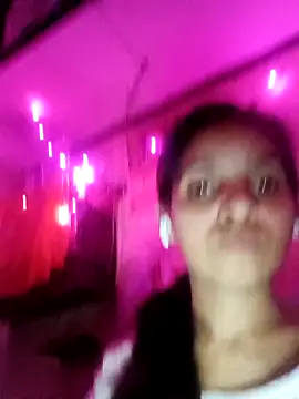 Snapshot of Saloni-Gupta chatting on 12/17/25, 07:53 Saloni-Gupta online show from 12/17/25, 07:53