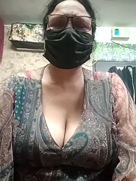 thehotlady online show from 02/06/26, 03:22