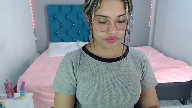 mia sexgirl online show from 07/01/26, 02:29