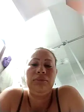 LaraCaliente online show from 09/30/25, 07:57