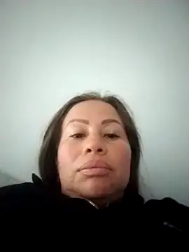 LaraCaliente online show from 01/06/26, 08:23