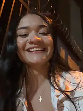 Snapshot of Alanasole chatting on 10/22/25, 03:29 Alanasole online show from 10/22/25, 03:29