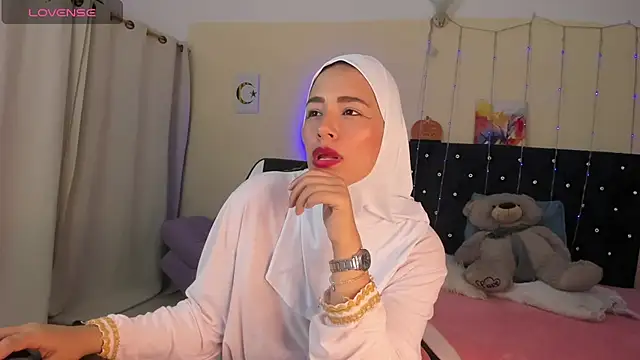 ShanaJamil online show from 04/15/26, 12:12