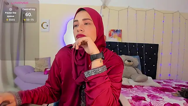 Snapshot of ShanaJamil chatting on 05/04/26, 12:01 ShanaJamil online show from 05/04/26, 12:01