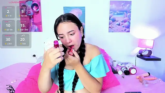 saray rivas18 online show from 12/15/25, 11:14