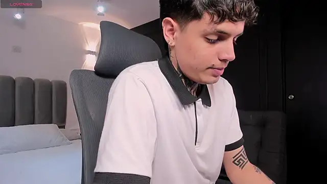 Declan-Fox online show from 09/21/25, 04:03