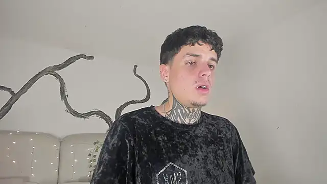 Declan-Fox online show from 11/23/25, 05:18