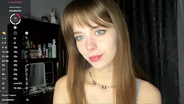 Snapshot of YourLittleElfie chatting on 09/24/25, 03:26 YourLittleElfie online show from 09/24/25, 03:26