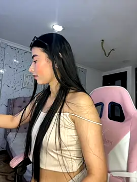 Isabella Montoya online show from 09/17/25, 03:14