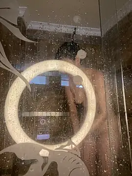 Isabella Montoya online show from 10/06/25, 01:41