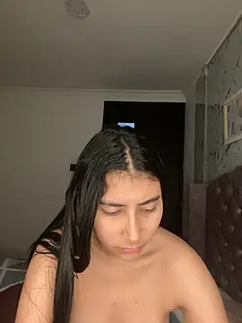 Isabella Montoya online show from 10/09/25, 01:09