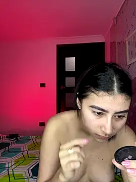 Isabella Montoya online show from 10/28/25, 03:04