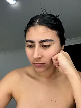 Isabella Montoya online show from 11/08/25, 07:23