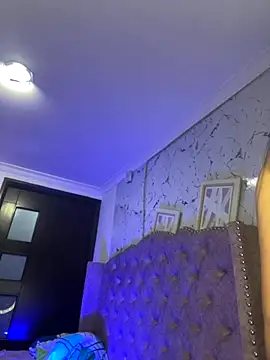 Isabella Montoya online show from 11/18/25, 05:39