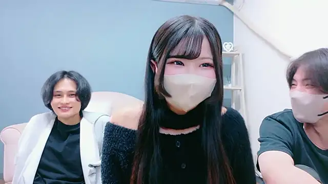 Snapshot of Ruru-shuv chatting on 11/19/25, 10:37 Ruru-shuv online show from 11/19/25, 10:37