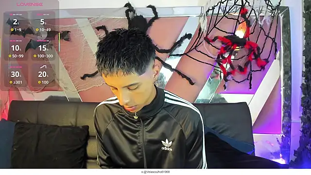 EstivenSallas online show from 10/08/25, 07:33