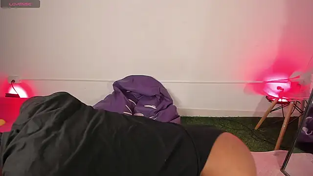 EstivenSallas online show from 11/26/25, 04:02