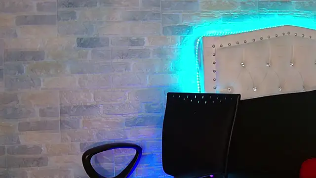 oliviarichard  online show from 11/22/25, 03:33