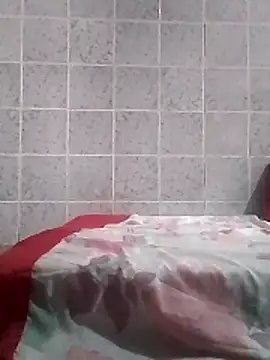 Snapshot of Cachorrinha2025 chatting on 10/25/25, 05:40 Cachorrinha2025 online show from 10/25/25, 05:40