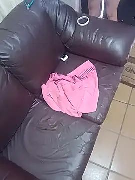 Snapshot of Cachorrinha2025 chatting on 11/28/25, 04:09 Cachorrinha2025 online show from 11/28/25, 04:09