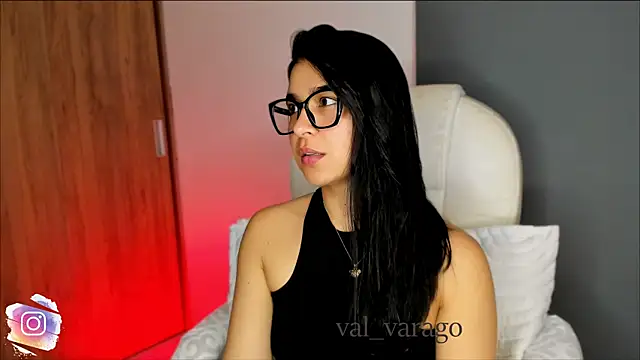 Snapshot of val_varago chatting on 09/22/25, 03:41 val varago online show from 09/22/25, 03:41