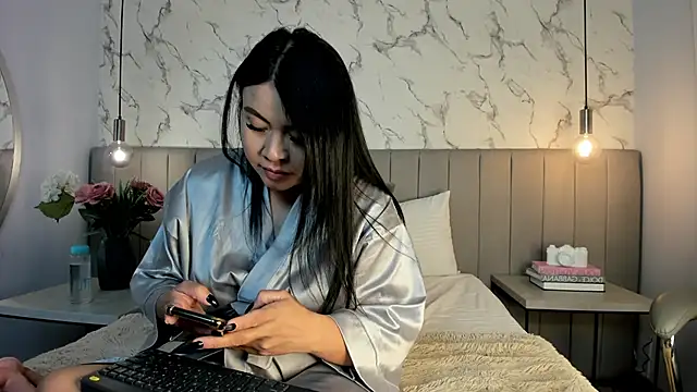 Snapshot of Amber_Santana chatting on 11/04/25, 09:03 Amber Santana online show from 11/04/25, 09:03