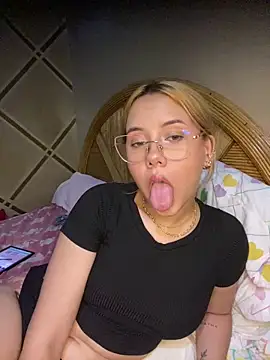 coupleyys online show from 05/22/26, 08:14