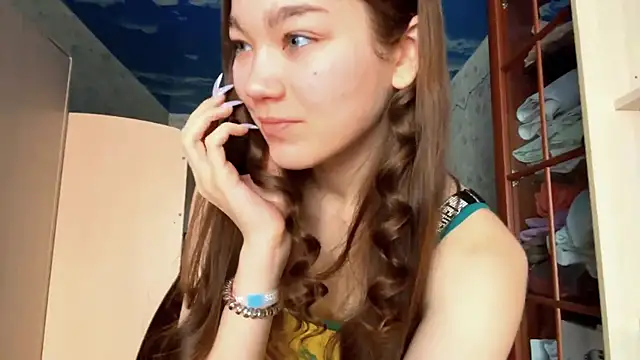 Cuteviola online show from 04/17/26, 12:46