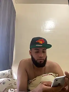 LeoPR00 online show from 10/21/25, 02:18