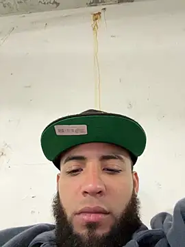 LeoPR00 online show from 10/23/25, 08:29