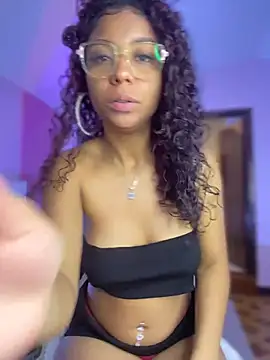 PrettyTiana  online show from 11/27/25, 09:17