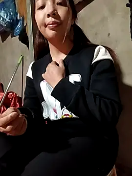 Snapshot of -Miu-98 chatting on 12/19/25, 12:01 -Miu-98 online show from 12/19/25, 12:01