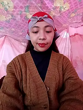 Snapshot of -Miu-98 chatting on 12/21/25, 01:35 -Miu-98 online show from 12/21/25, 01:35