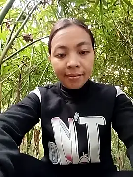 Snapshot of -Miu-98 chatting on 12/22/25, 03:14 -Miu-98 online show from 12/22/25, 03:14