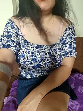 Snapshot of sassy_aly007 chatting on 09/19/25, 09:32 sassy aly007 online show from 09/19/25, 09:32