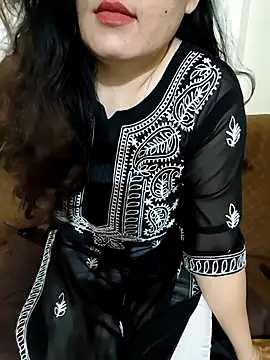 Snapshot of sassy_aly007 chatting on 10/07/25, 04:48 sassy aly007 online show from 10/07/25, 04:48