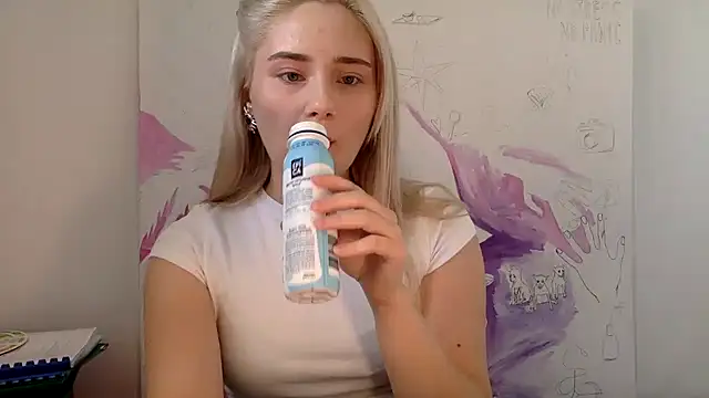 Snapshot of Rosvann chatting on 09/21/25, 10:50 Rosvann online show from 09/21/25, 10:50