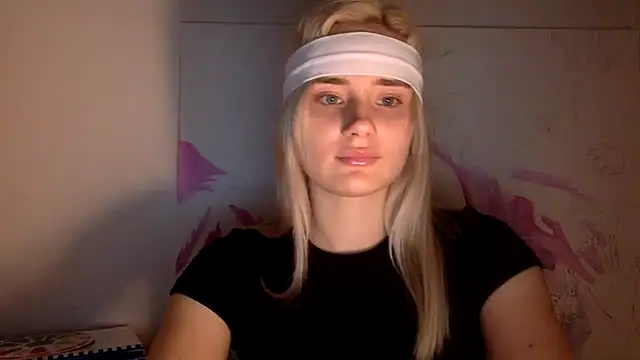 Snapshot of Rosvann chatting on 09/23/25, 04:10 Rosvann online show from 09/23/25, 04:10