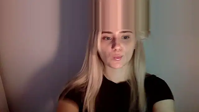 Snapshot of Rosvann chatting on 11/17/25, 03:51 Rosvann online show from 11/17/25, 03:51