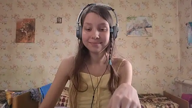 QutieDaSweet online show from 10/03/25, 06:21