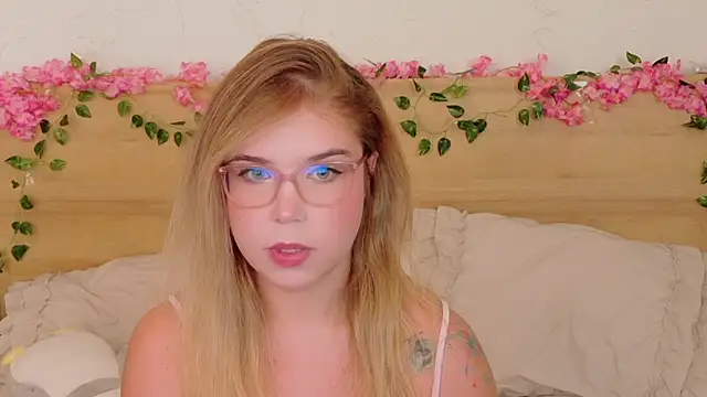 Lilith Bonheur online show from 11/03/25, 09:05