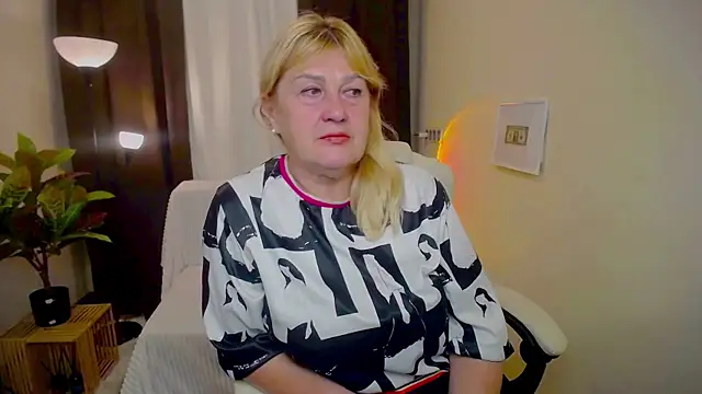 EmmaEllison online show from 09/14/25, 12:04