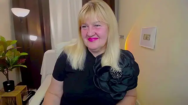 EmmaEllison online show from 09/16/25, 11:55