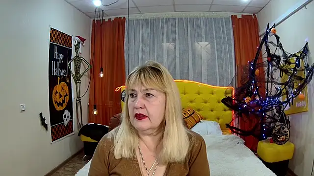 EmmaEllison online show from 10/26/25, 07:03