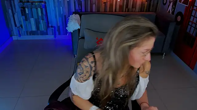 Snapshot of UmaSpace chatting on 12/01/25, 05:01 UmaSpace online show from 12/01/25, 05:01