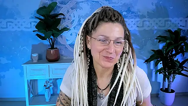 Snapshot of UmaSpace chatting on 12/14/25, 05:13 UmaSpace online show from 12/14/25, 05:13