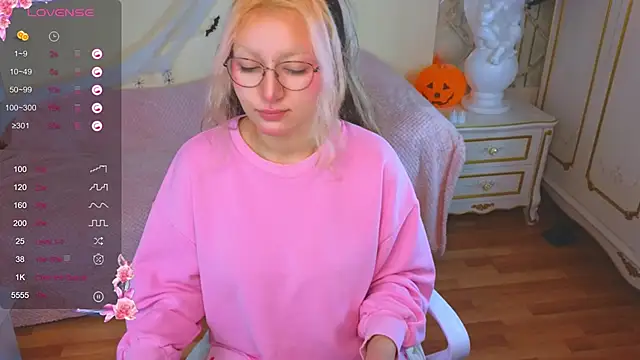 JuicyLullu online show from 11/06/25, 04:24