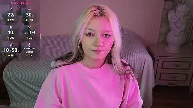 JuicyLullu online show from 12/02/25, 11:15