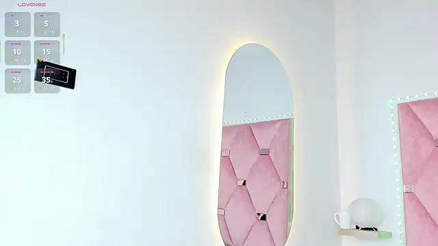 Snapshot of La_Diabla8 chatting on 10/27/25, 11:47 La Diabla8 online show from 10/27/25, 11:47