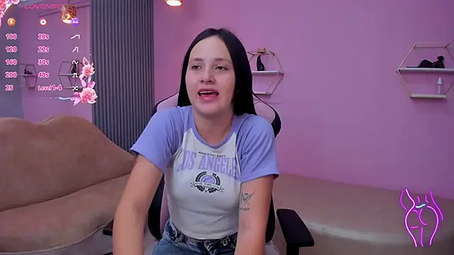 Snapshot of sofi__18_ chatting on 01/18/26, 12:31 sofi 18 online show from 01/18/26, 12:31